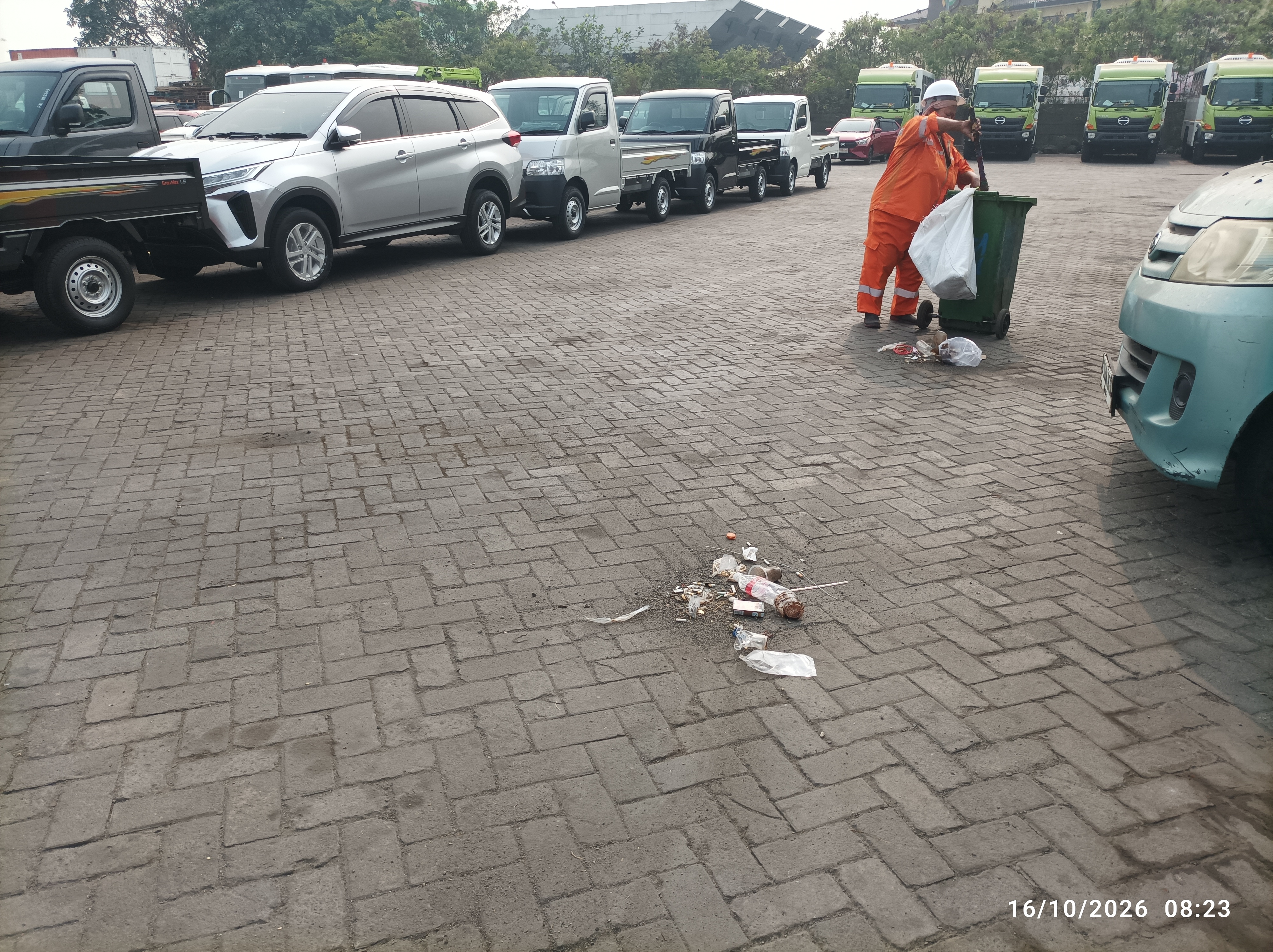 Saat bekerja - Lapangan 002-004 - Nus 1