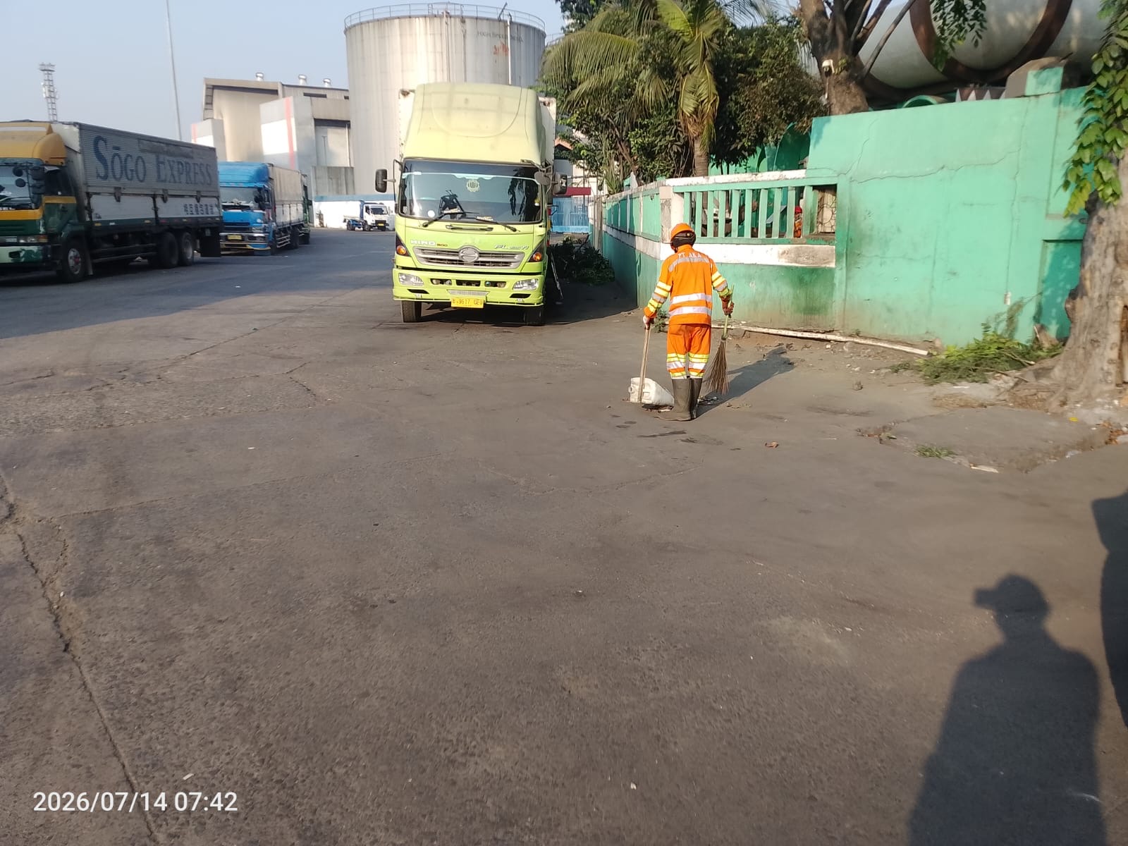Saat bekerja - Gudang pombo - Pombo