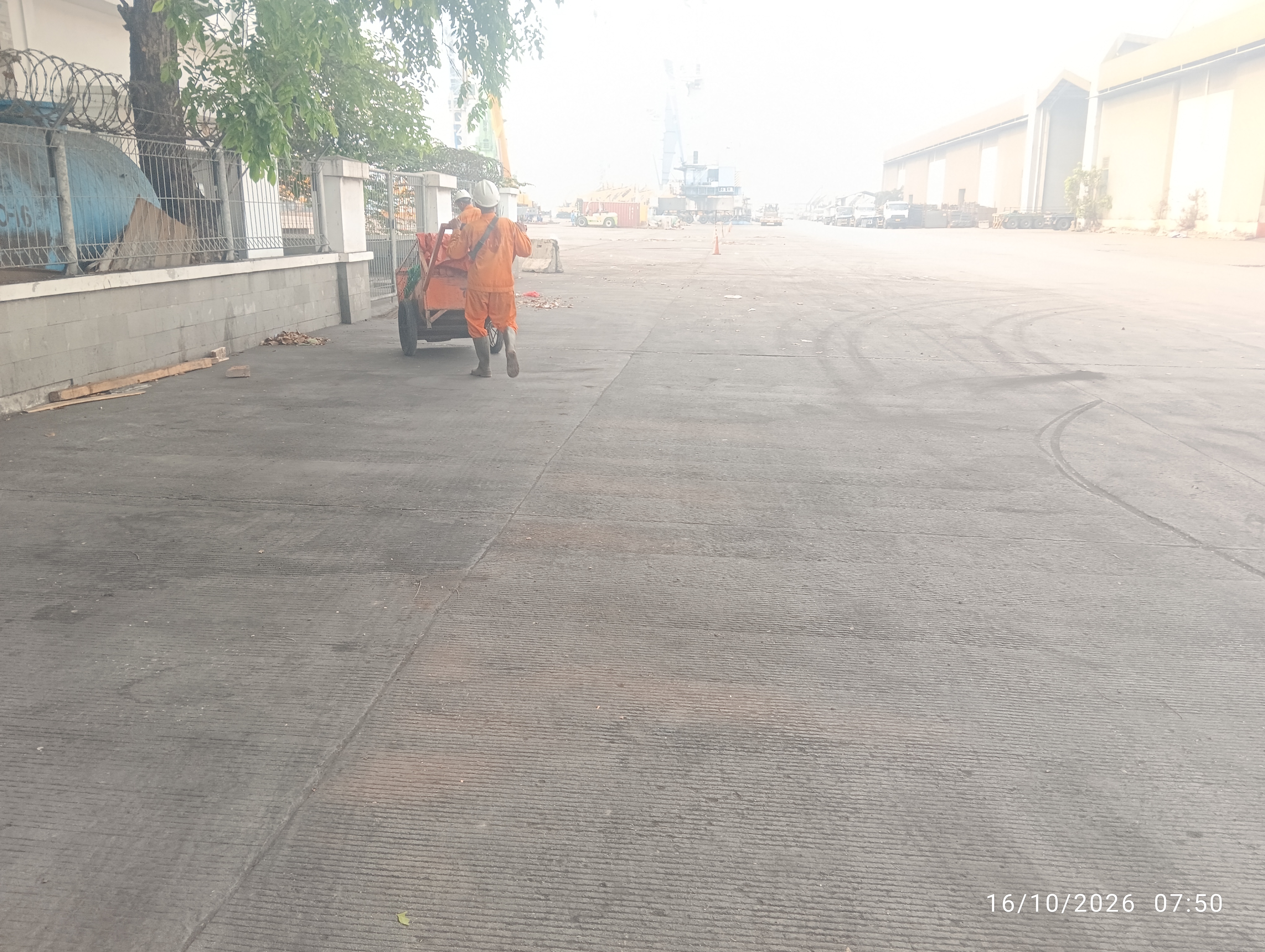 Setelah bekerja - Dermaga - 201-203