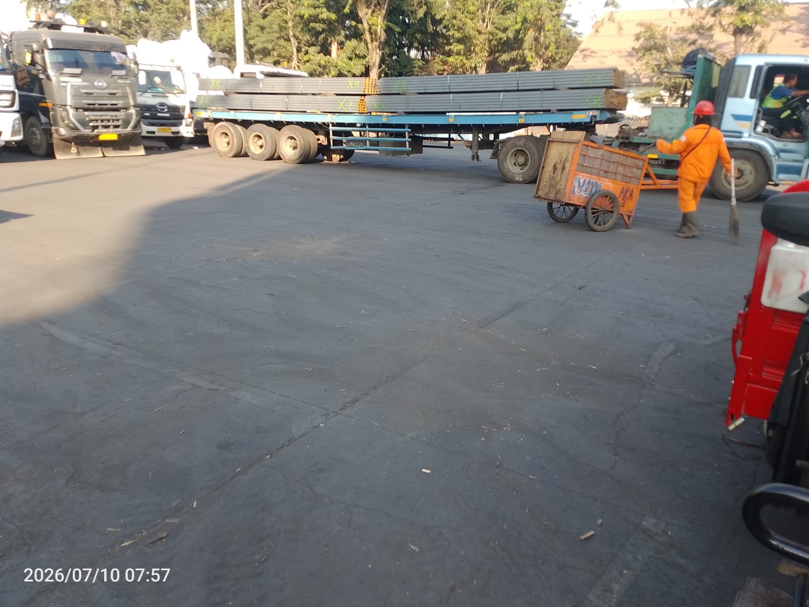 Setelah bekerja - Dermaga/rel - Pombo