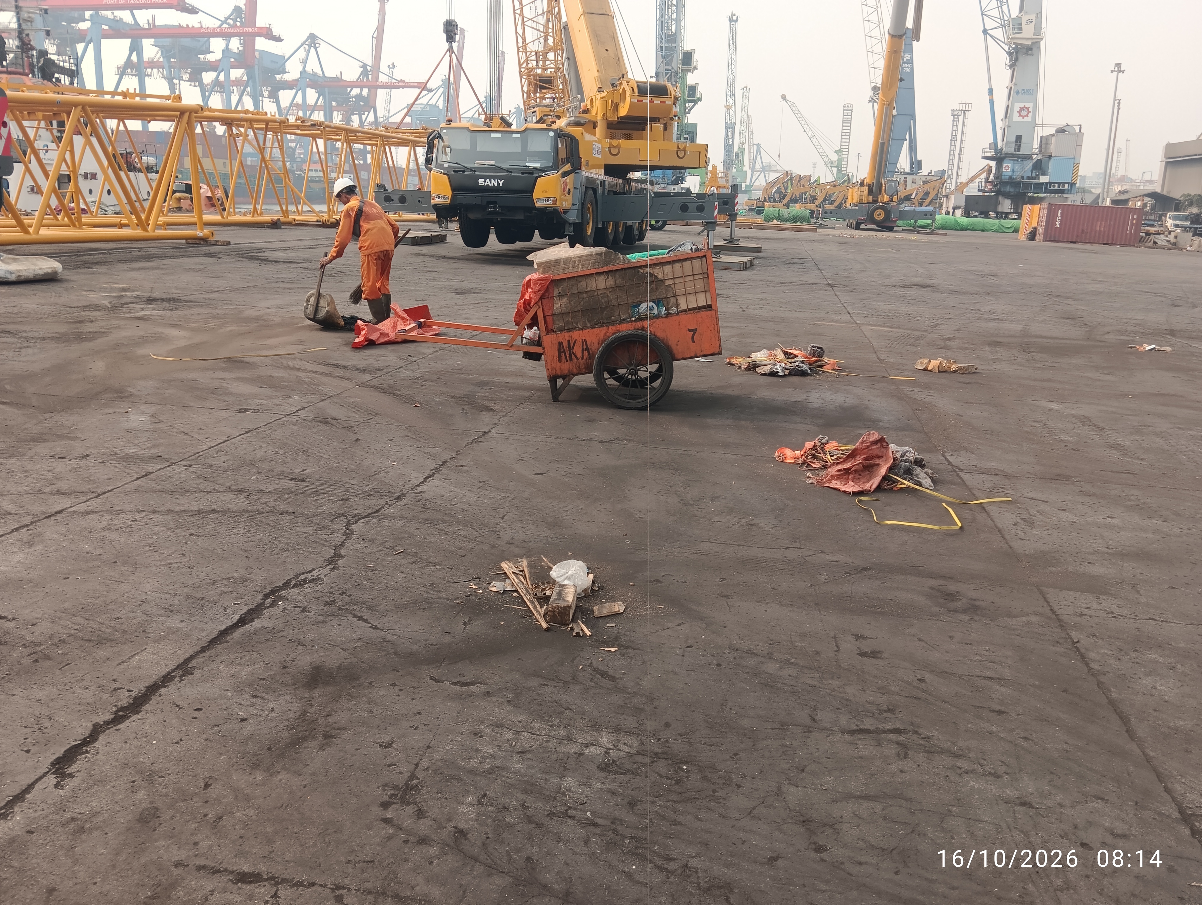 Saat bekerja - Dermaga - 201-203