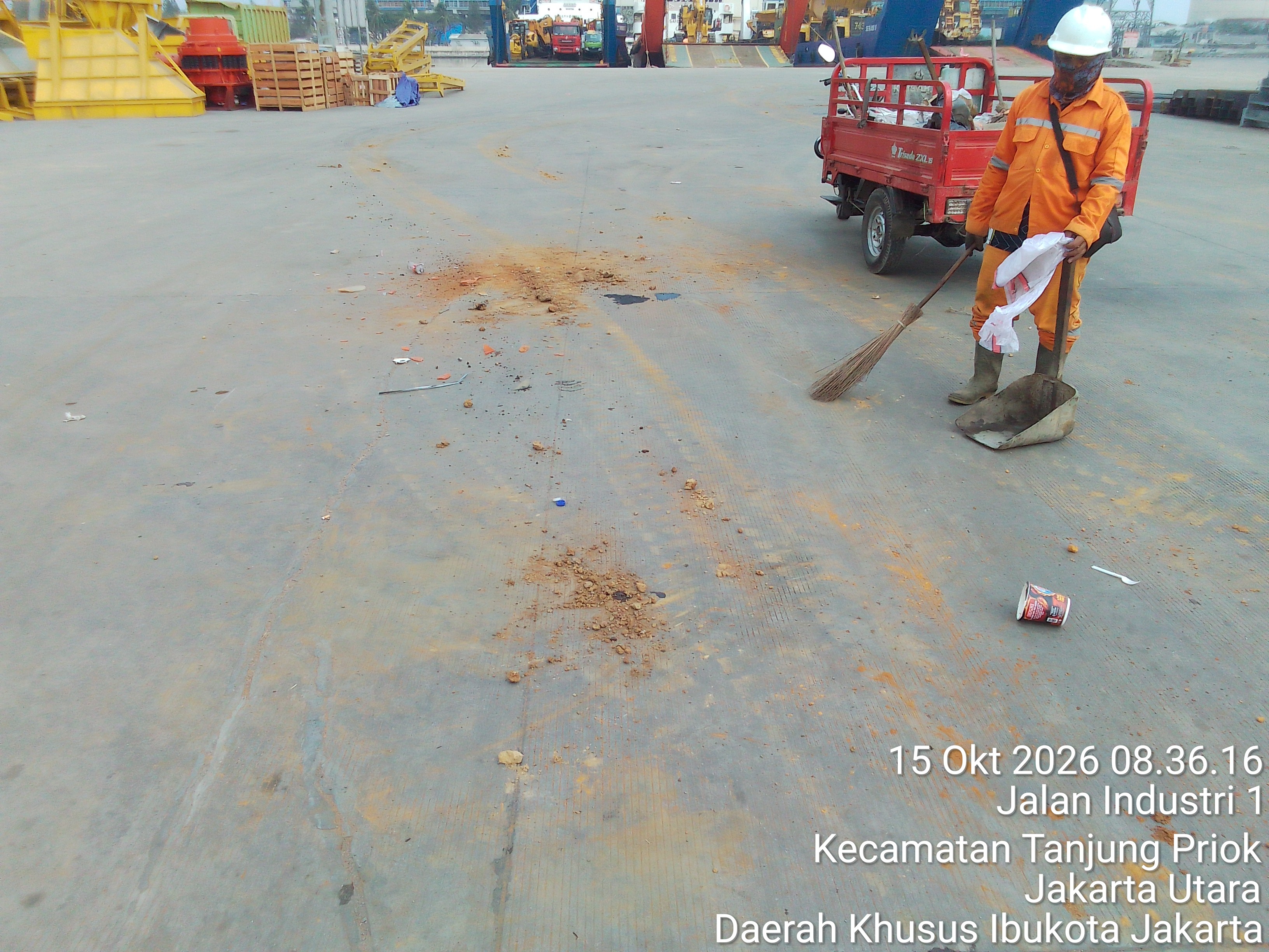 Saat bekerja - Dermaga - Inggom