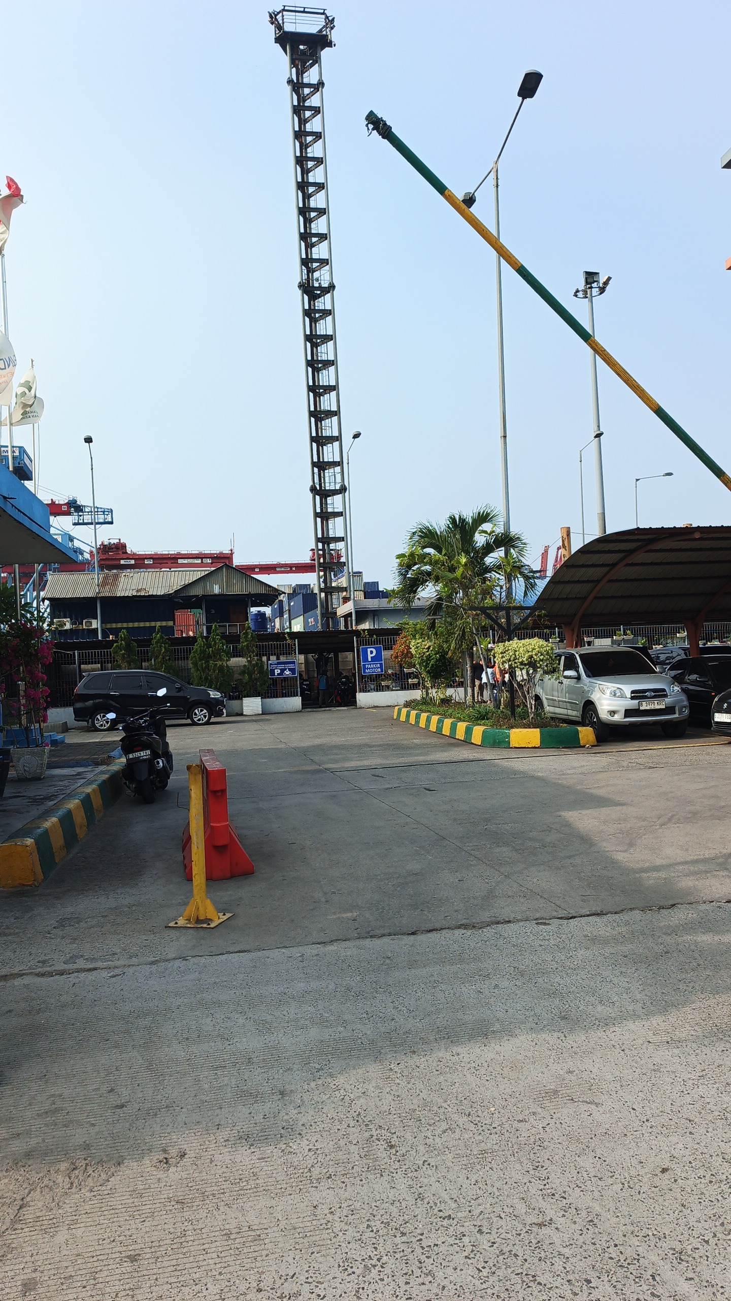 Sebelum bekerja - Dermaga 207